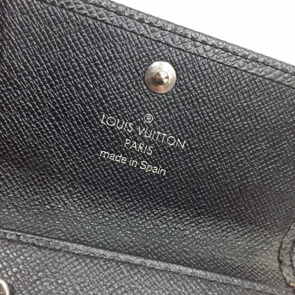 Louis Vuitton black taiga 6 key ring wallet - Picture 6 of 8